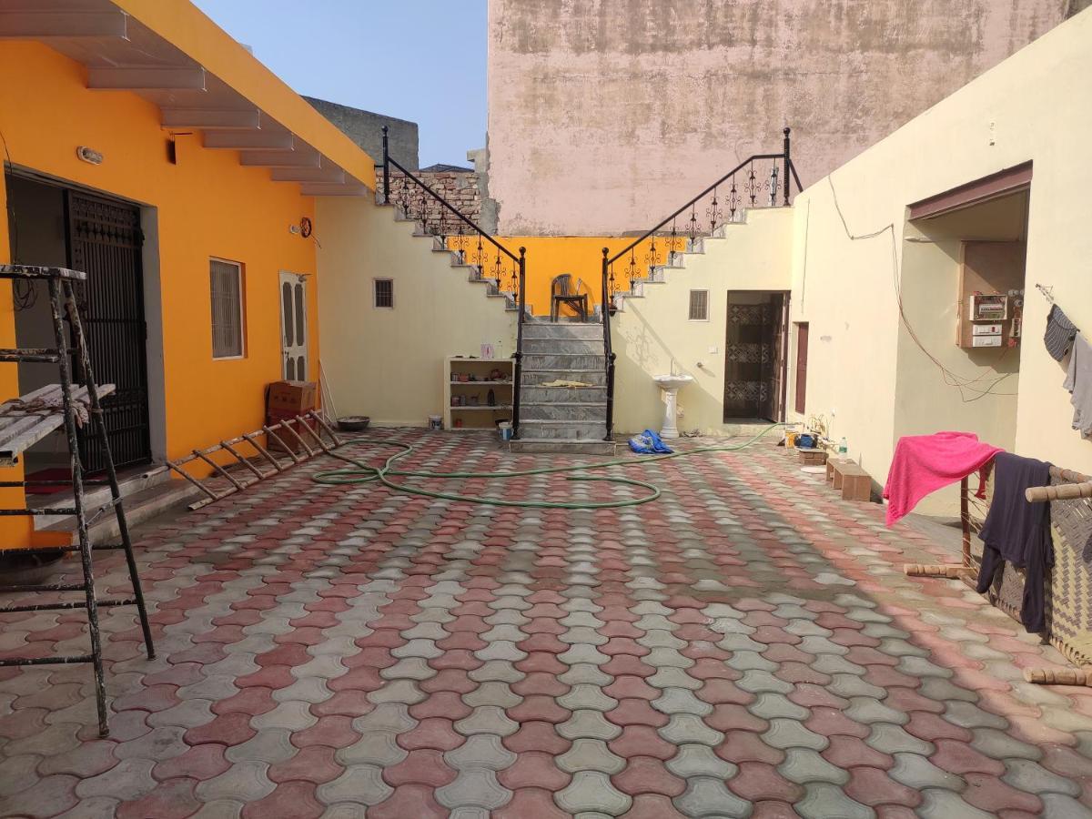 Nidhivan Homestay Vrindāvan Dış mekan fotoğraf